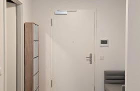 Modernes voll möbliertes Apartment am See mit Garten, nahe BER - Foto 12