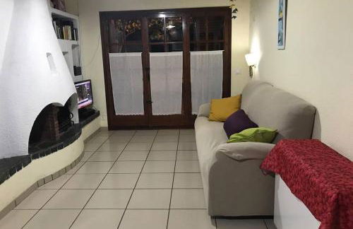 Casita blanca con fibra óptica y piscina cominutaria - Foto 11