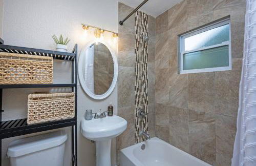 Golden Twilight 1 bed Pet-friendly, Large backyard - Foto 24