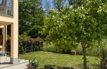 Welcome Home Serravalle - private parking and garden - Photo 3