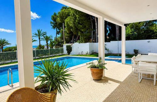 Preciosa villa con piscina, jardín y vistas al mar WIFI - Foto 70