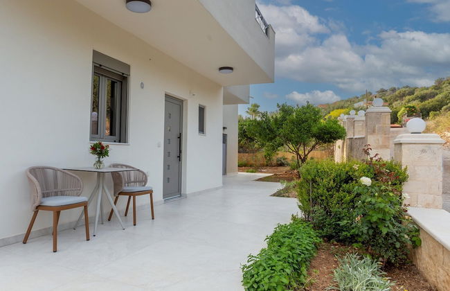 Adore White Natural Retreat by Estia - Photo 13