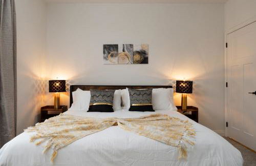 Sunrise Glow Spacious 2BR 2BA 2 King Beds Gym WFH - Foto 7