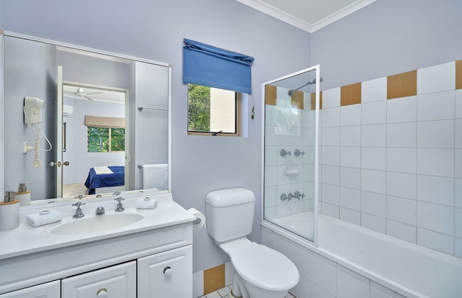 Tropical Oasis near Beach - Photo 8