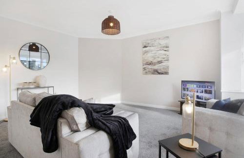 Spacious Living Room & Modern Comforts, Sleeps 4 - Foto 16