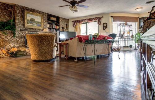 Lovely Cottage Rental with Waterfall on San Gabriel River near Austin, Texas - Foto 8