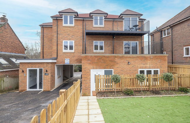 2 Bdrm Penthouse with parking Wycombe - Foto 1