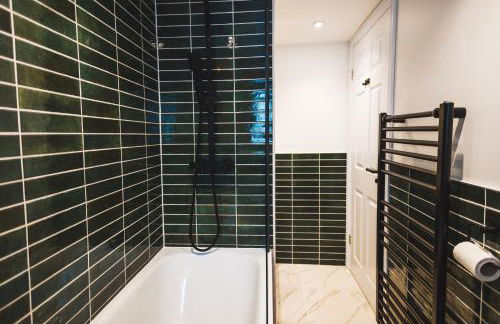 Cathys Cottage, Sun Trap Patio, Modern 3 Bed, Central, Parking - Photo 12