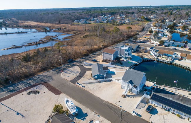 Waterfront Beach House - Photo 31