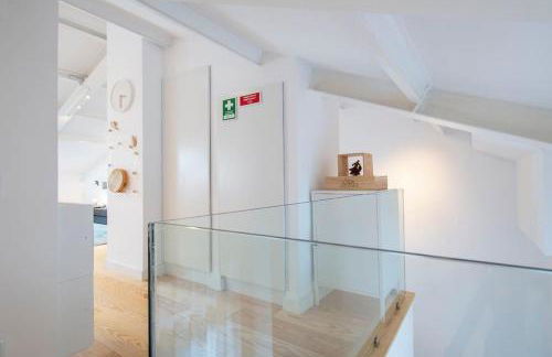 Liberdade Stylish Attic Apt with AC and City View - Photo 24
