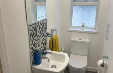Three bed house in Wolverhampton - Photo 10