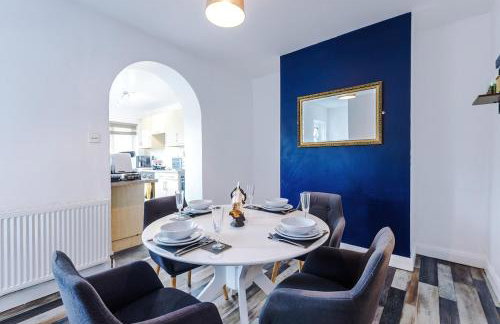 Charming 2 Bed House, Sleeps 6, Free parking, Contractors welcome - Foto 12