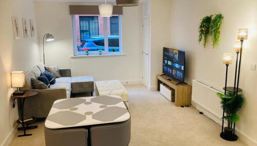 2 Bedroom Luxury Apartment! City Center with Free Parking! - Foto 5