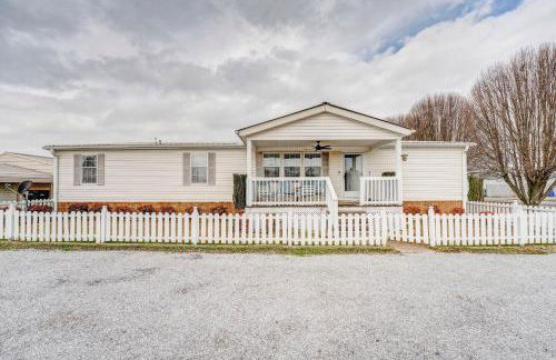 3 bed 2 bath with office room-with futon bed on Weiss Lake - with community ramp & dock - Photo 3