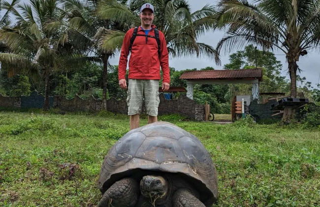 Galapagos Frontier Reserve + Lava Tunnels Tour - Photo 8