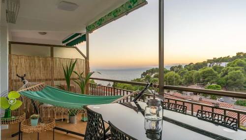 Your Retro Beach Front Hideaway in Salou - Foto 1