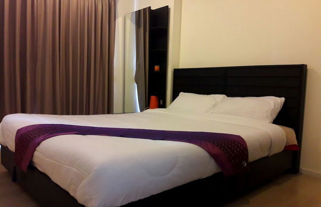 Highrise Cityview Aspire Condo Gym Pool - Foto 2