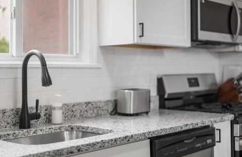 Bloomfield, Shadyside !2 Modern and Spacious Two Bedroom Apt with Free Parking - Foto 9