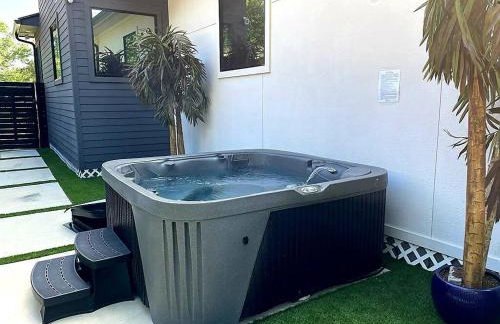 Houston's Downtown Bloom House - Spacious Floral Escape for Groups - Foto 67