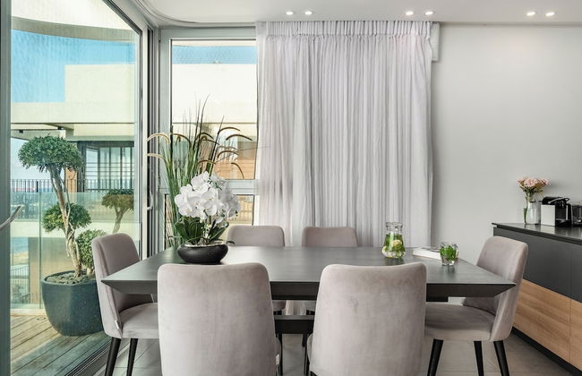 Rooftop Jacuzzi Penthouse by Sea N' Rent - Foto 9