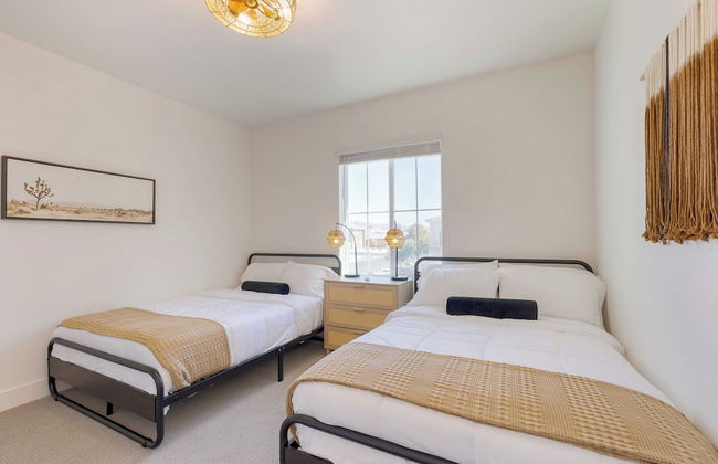 Lakefront w/ Private Pool, Great for Festival Season Lago Luxe by Avantstay - Foto 25