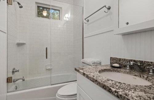 Bella and Dulce's Lakehouse by Juniper Holiday + Home - Foto 33