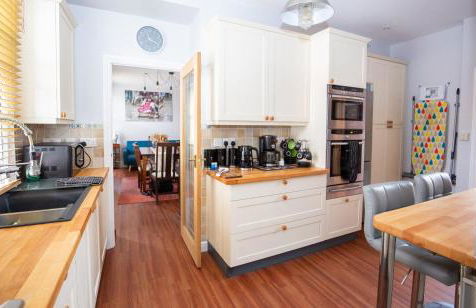 Marketplace Glastonbury - Photo 7