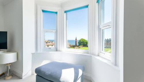 Rooftop Hideaway -Central Coastal Flat - Sea Views - Foto 1