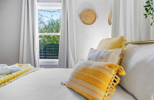 Tiny Home w MIL suite - 3 MI to DT - Foto 37