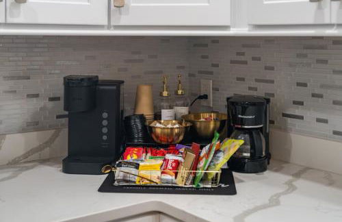 Upscale 4BR Retreat at the Reservoir! - Foto 11