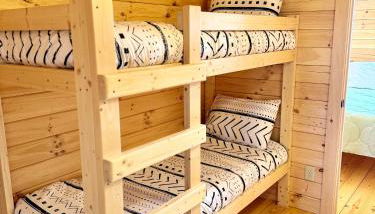 1 Bedroom Log Cabin on Lake James-Private Resort Amenities - Foto 5