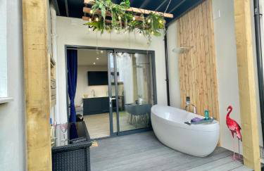 The Jungle Apartment - by Coastline Retreats - Jungle Themed Garden Apartment - Outdoor Bath - Next to Seafront - Childrens Toys - Superfast Wifi - Netflix - Disney - Foto 34