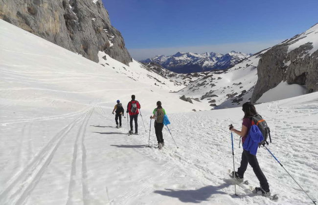 Paseo privado con raquetas de nieve por los Picos de Europa - Foto 6
