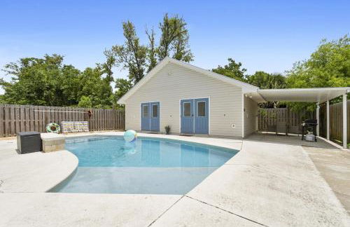 The Splash Pad Sleeps 13 w Pool Patio and Garage - Foto 5