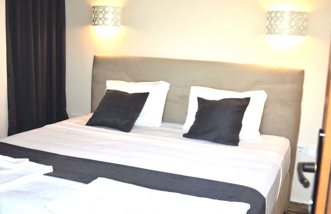 Dasis Hotel & Suites - Photo 2