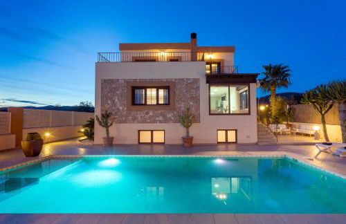 Villa near ibiza Town Sleeps 14 - Foto 6
