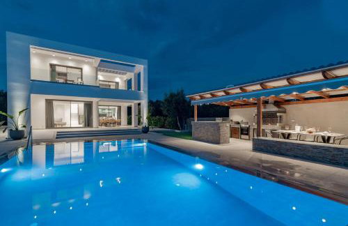 Antonia Villa - Luxurious Serenity with Private Pool, by ZanteWize - Foto 46