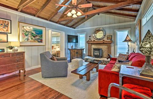 Redwoods Cabin with Hot Tub Walk to Russian River! - Foto 5