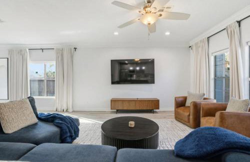 O18A Spacious 3BR Sleeps 10 Two Living Areas Houston - Foto 33