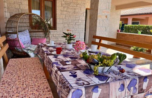 Villa Mirela with a comfortable garden and pool - Foto 15