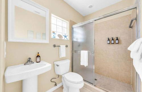 Oceanfront Escape - Private Beach Access - Game Room - Bikes - Surfboard - Foto 35