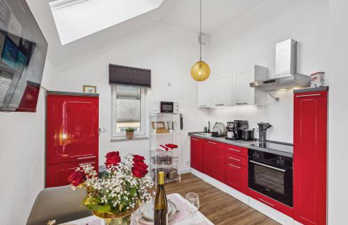 Harmonie Homes - Built in 2025 - High-Quality Beds & Linen - Full Kitchen - Fiber WiFi - 4K Smart TV - 2 Balconies - Elevator - Free Private Parking - Near Augsburg - 20 Min via Autobahn to Munich-West - Foto 29