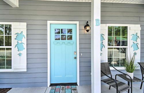 Ocean Isle Beach Home with Shared Lanai and Grill - Foto 1