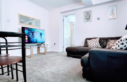 1 Bedroom Annex - Close to Frimley Hospital - Private Entrance - Foto 1