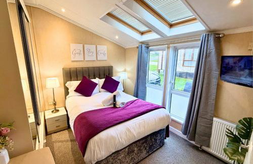 Hot Tub Lodge, Panoramic Views & Free Golf, Dog Friendly - Foto 40