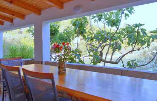 Getaway Beach House - Photo 1