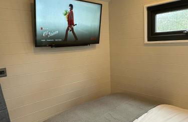 Berwyn Lodge with private hot tub - Foto 8