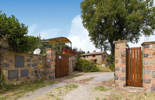 Holiday Home in Radicofani - Siena With Terrace - Photo 2