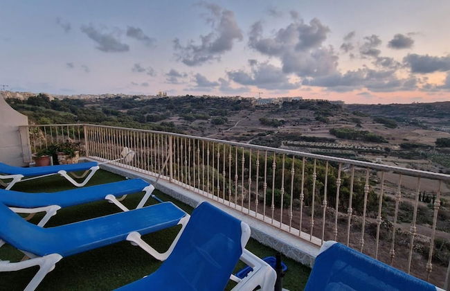 Modern 4-bed Home in Ix-xaghra, Valley View Pool - Foto 29