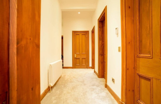 JOIVY 5 Bedroom Apt Near Meadows & George Square - Foto 101